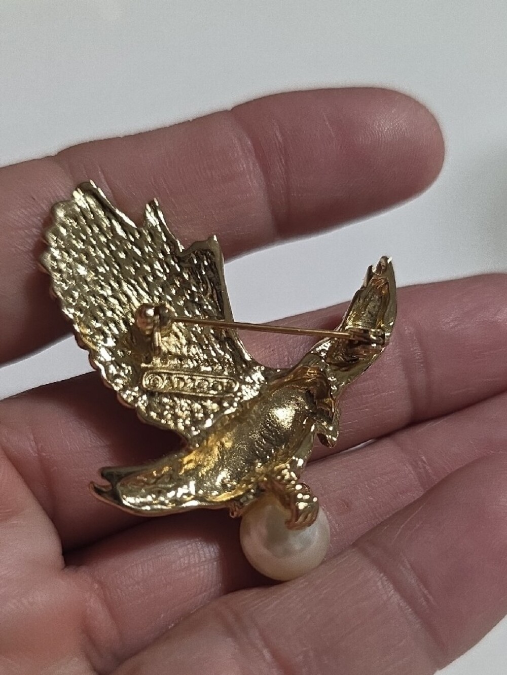 Vintage Gold Eagle Brooch with Clear Crystals and Pearl - Picture 2 of 6